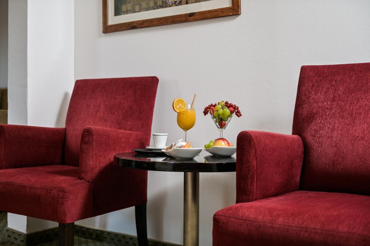 Hotel International Rab Town Dış mekan fotoğraf
