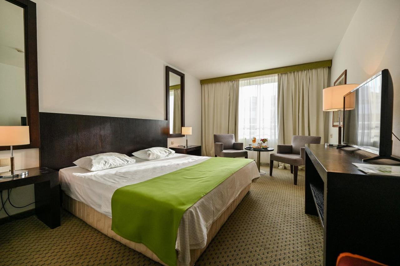 Hotel International Rab Town Dış mekan fotoğraf